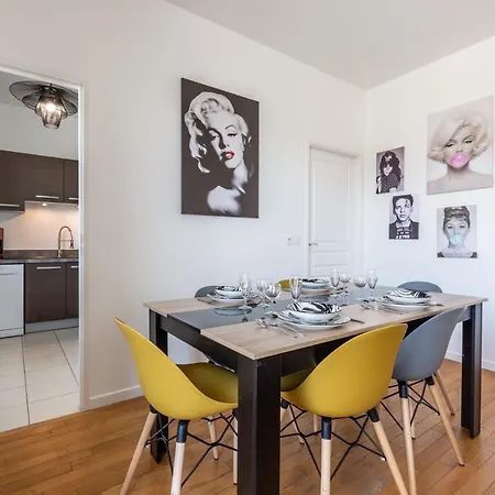 Luxe Penthouse For 6 - Fairytale Factory Apartment Bussy-Saint-Georges